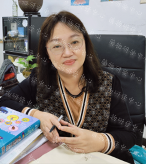 劉倩君教授個人半身正裝照